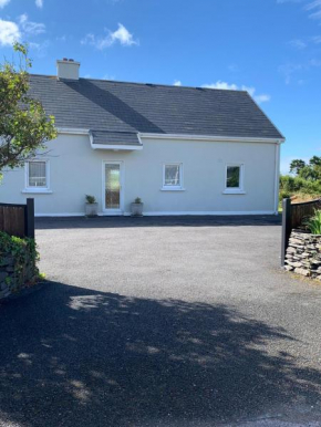 Cozy Coastal Cottage in Ballinskelligs, Kerry